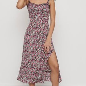 Floral Maxi w Shirred Bodice and Slit